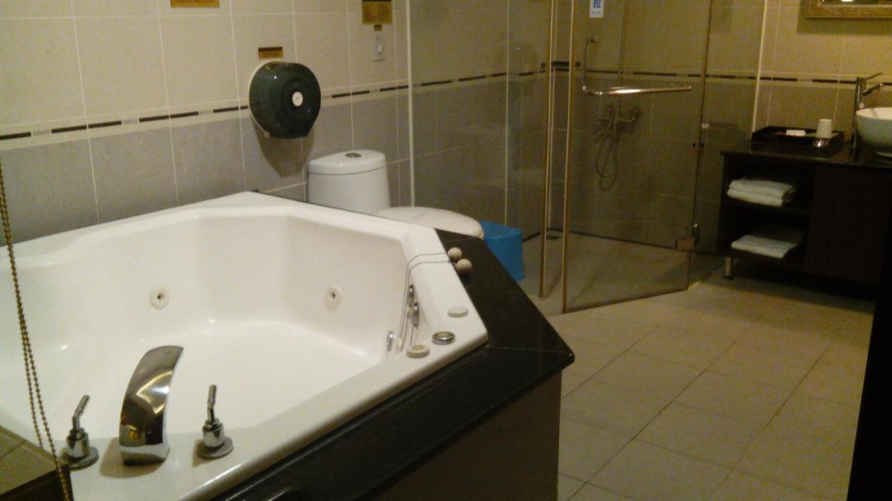 Alexander Motel Καοσιούνγκ Εξωτερικό φωτογραφία